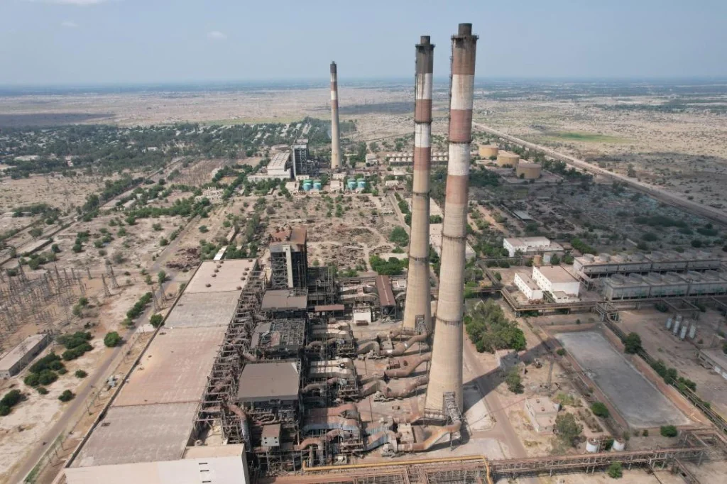 Lalpir Thermal Power Station — stacks and switchyard near Mehmood Kot